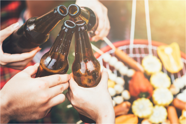 バーベキューを楽しむ様子